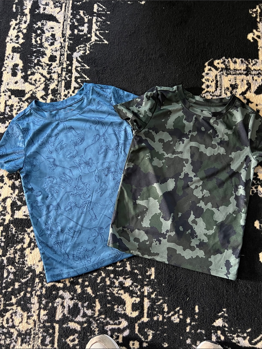 Boys Cat & Jack performance athletic tee 2 pc bundle size XS 4/5